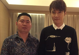 广州富邦与明星合影